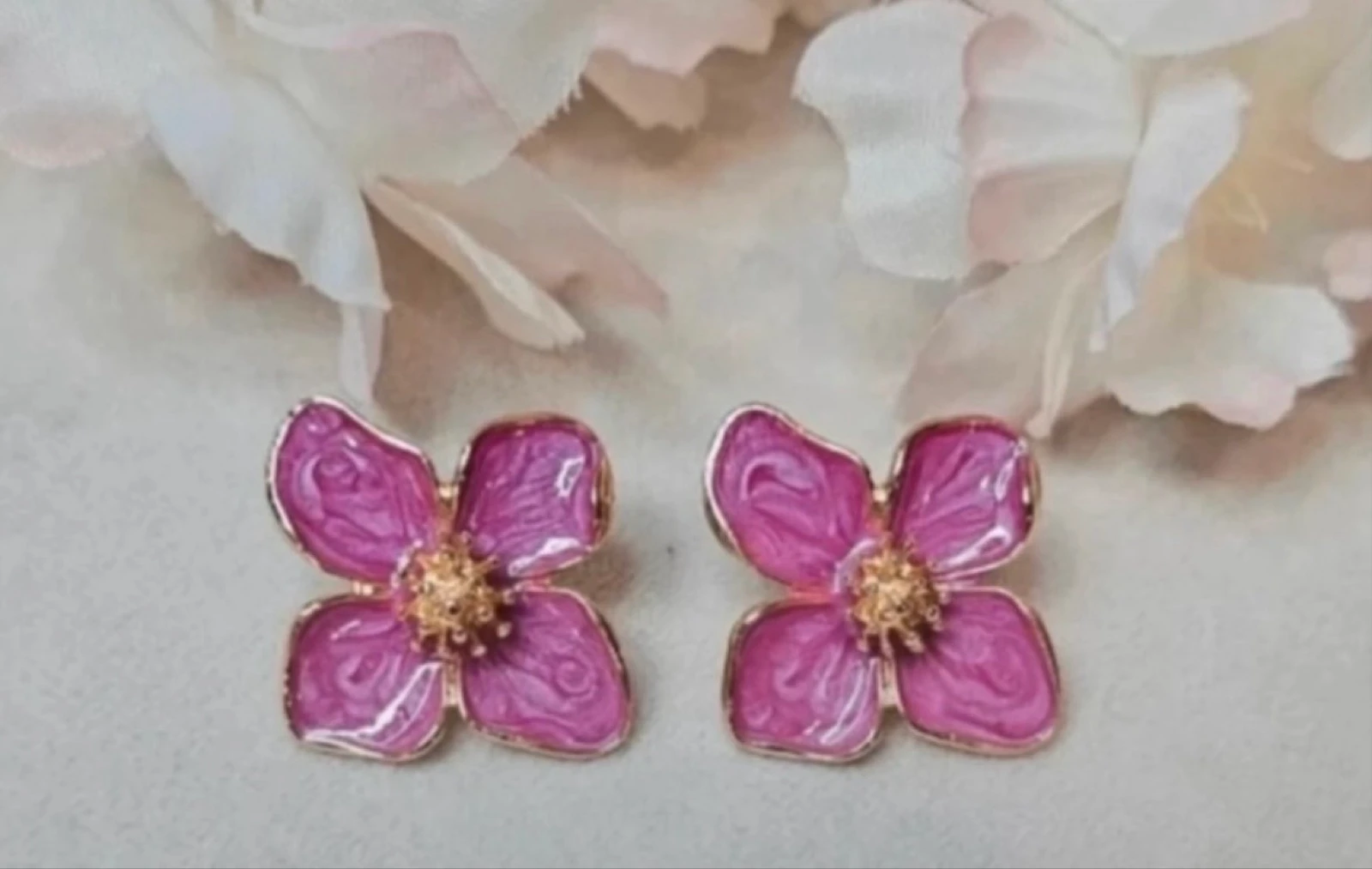 Paire de boucles d’oreilles en acier